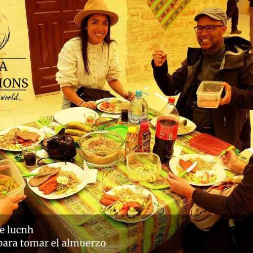 Break to have lunch in the uyuni salt flat